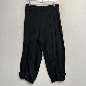 Luukaa 8 Black Crop Horseshoe Barrell Lagenlook lantern Pull On Stretch